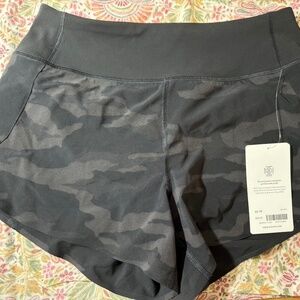 Athleta Run with It Reflective Printed 3.5" Shorts XS/NWT